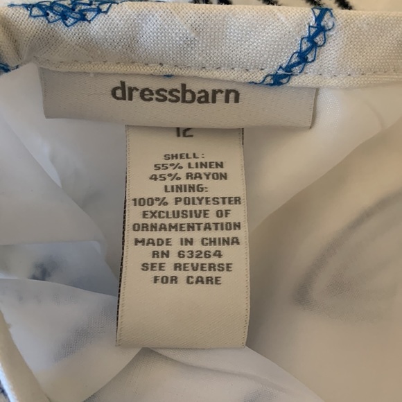 Dress barn lined white skirt in excellent condition with colored flowers - Picture 3 of 5